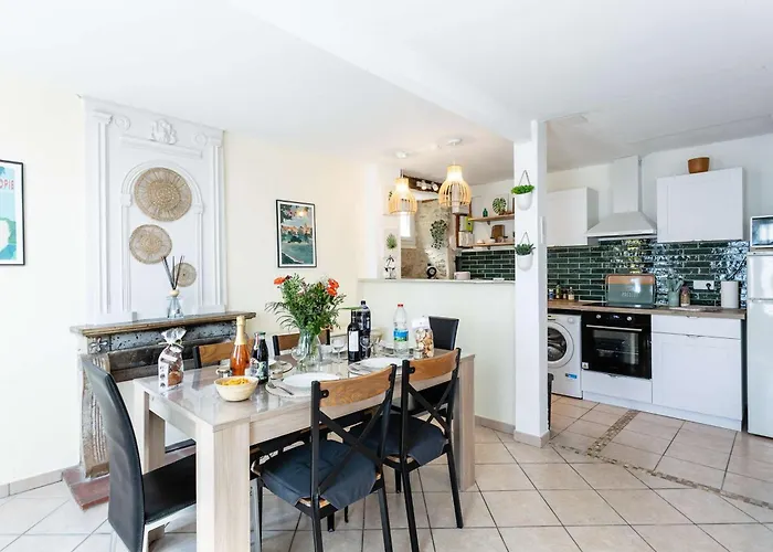 Holiday home Maison En Bastide, Animaux Admis - 5 Pers. - Fr-1-828-16 Montfaucon (Lot)